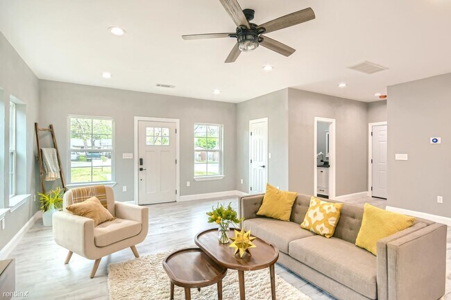 Building Photo - 3 br, 2 bath House - 1914 Burlington Boule...