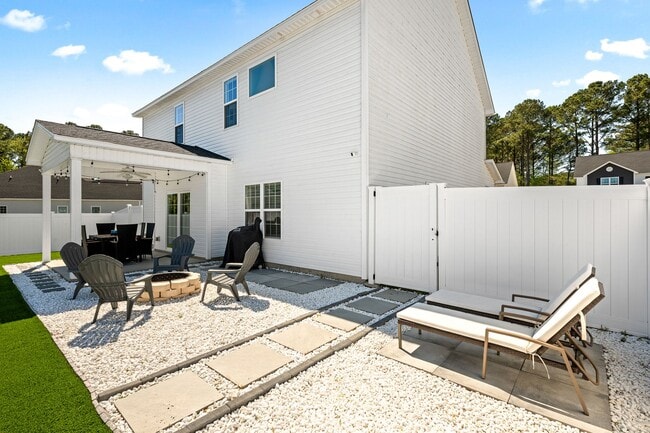 Building Photo - 227 Lookout Ln