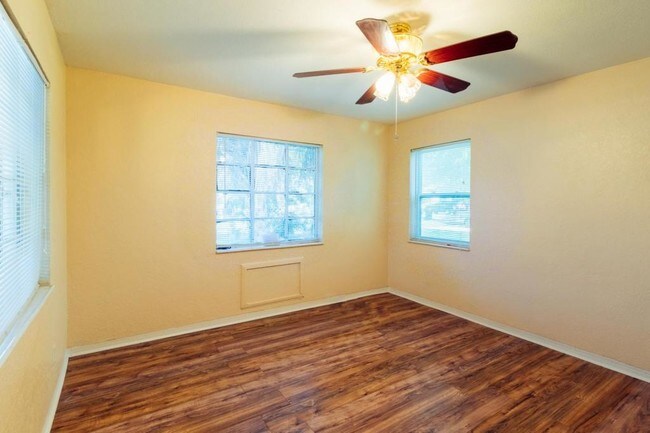 Building Photo - 1744 Granville Court S