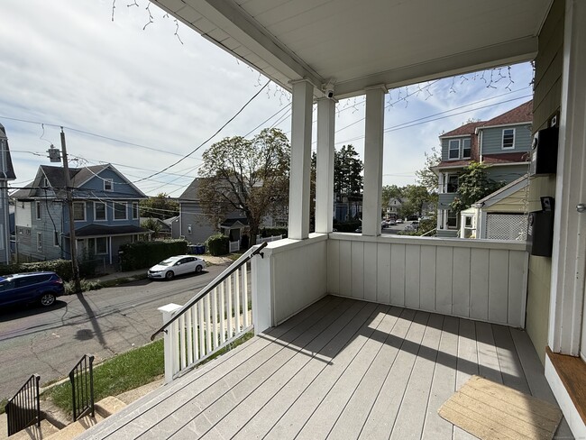 Building Photo - 556 Hawley Ave