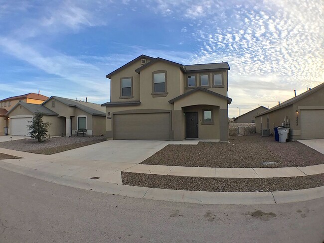 Primary Photo - East El Paso 3 bed Refrig A/C with Loft!