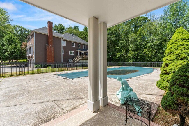 Building Photo - 35 Oakmont Dr