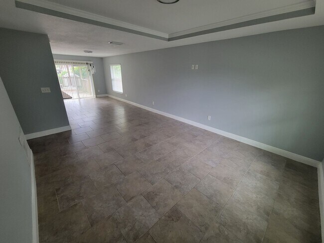 Building Photo - Beautiful Home near Busch Gardens!