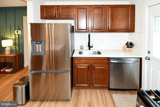 Building Photo - 503 Woodston Rd