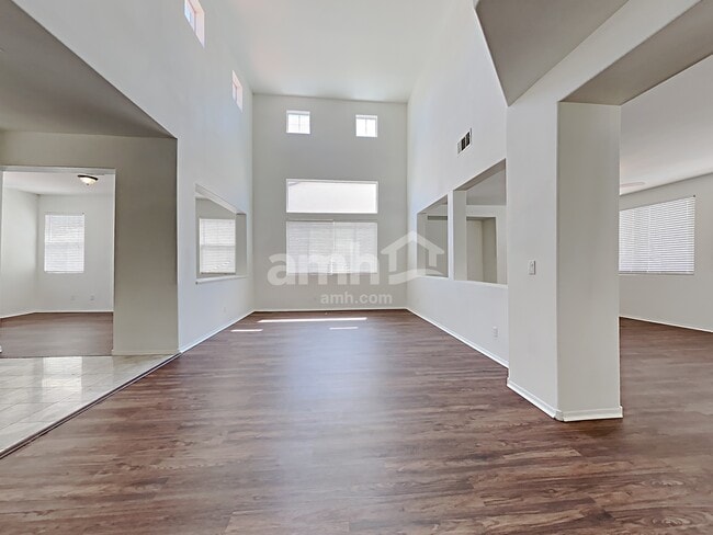 Building Photo - 9055 Hunting Arrow St