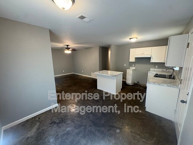 Building Photo - 3187 E Shirley Cir