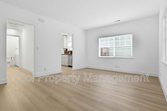 Building Photo - 2625 Howe St