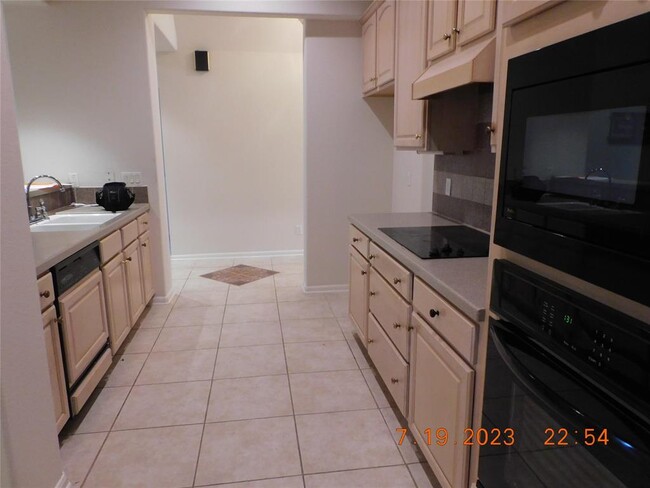 Building Photo - 4930 Julia Ct