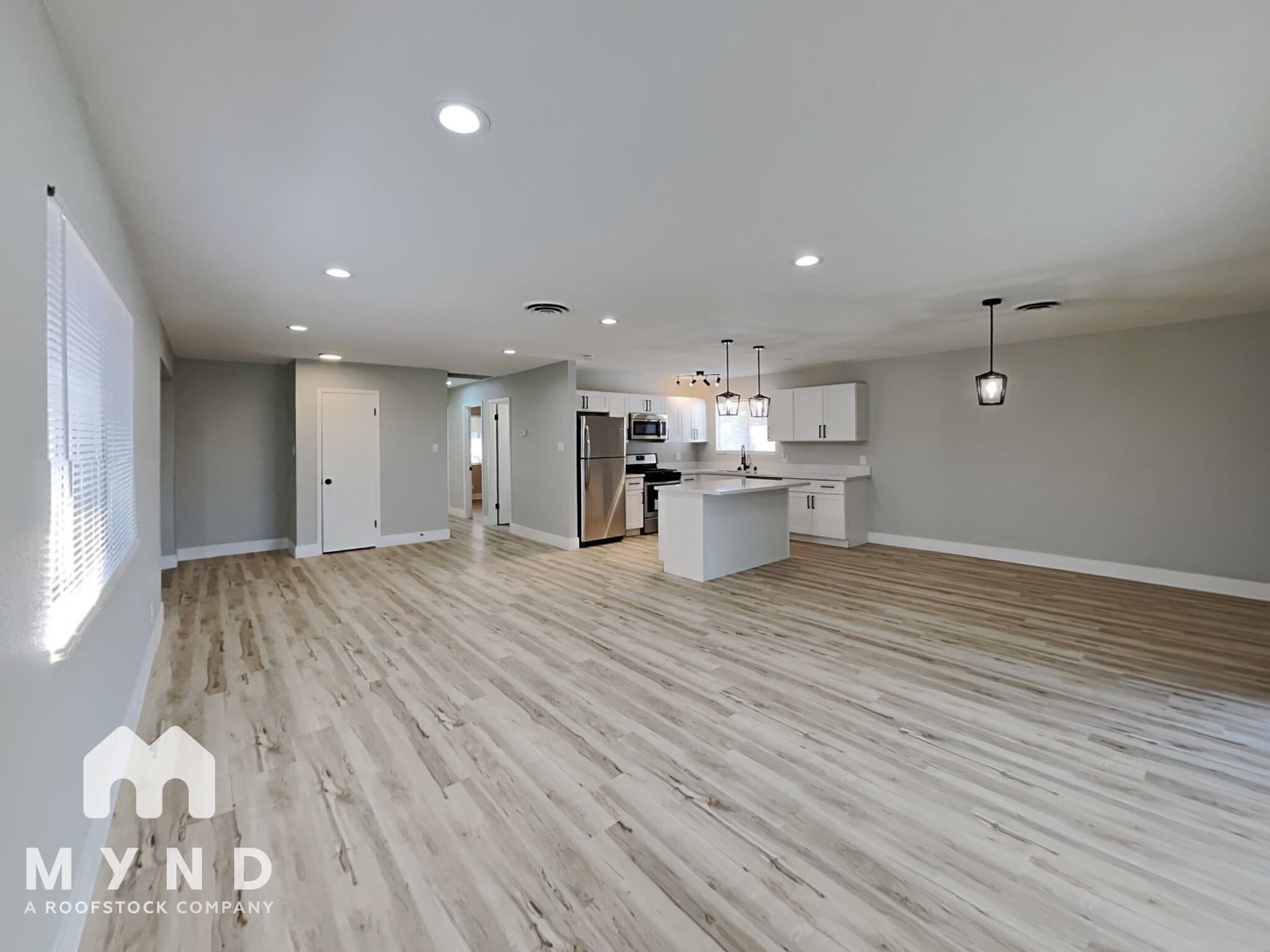 Building Photo - 3112 E Vegas Valley Dr
