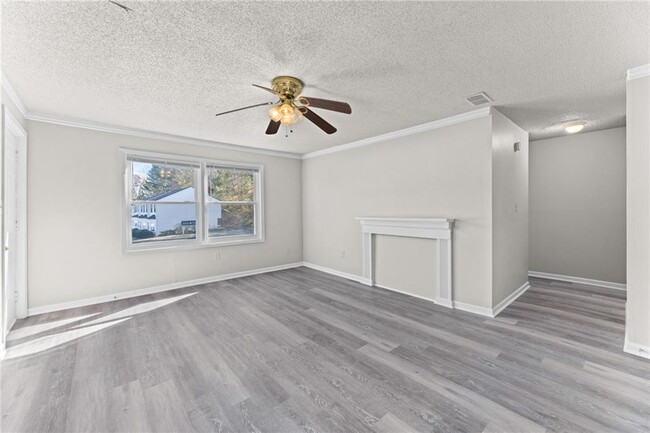 Building Photo - 121 Mark Twain Cir
