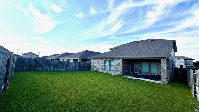 Building Photo - 1515 Wells Manor Ln