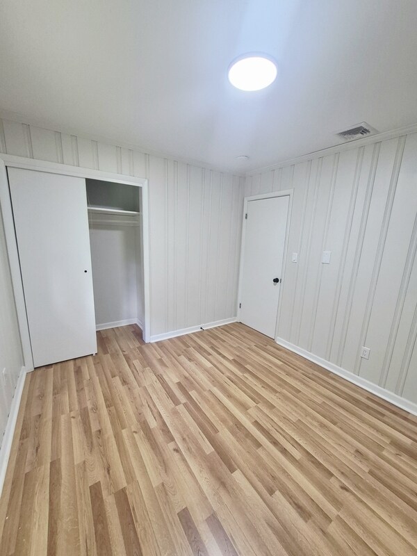 Building Photo - 200 Wellview Dr
