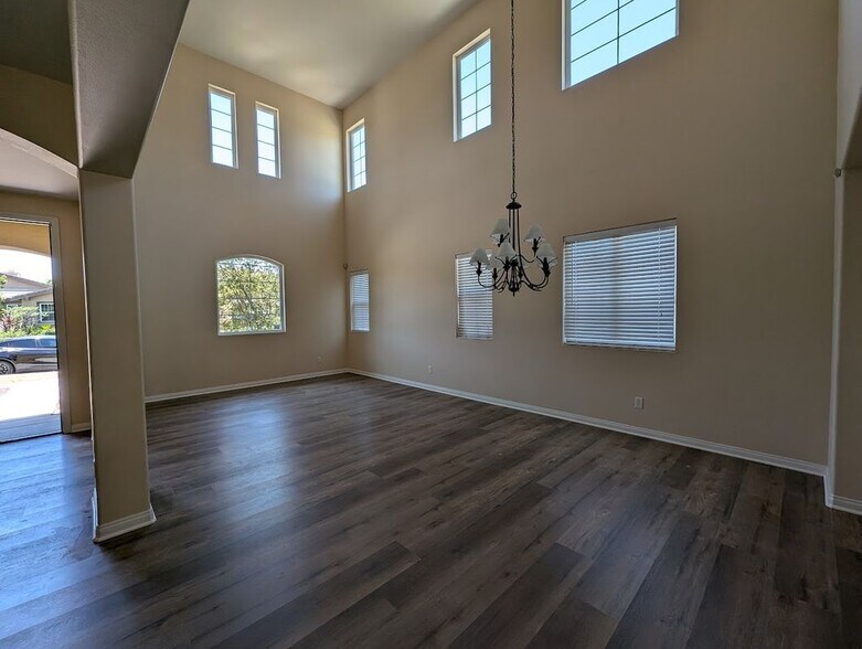 Building Photo - 17008 Spring Canyon Pl