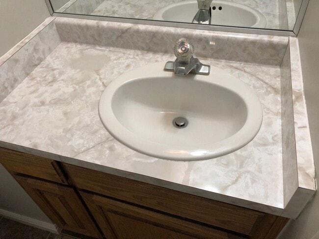 Building Photo - Cozy Condo in Village Park