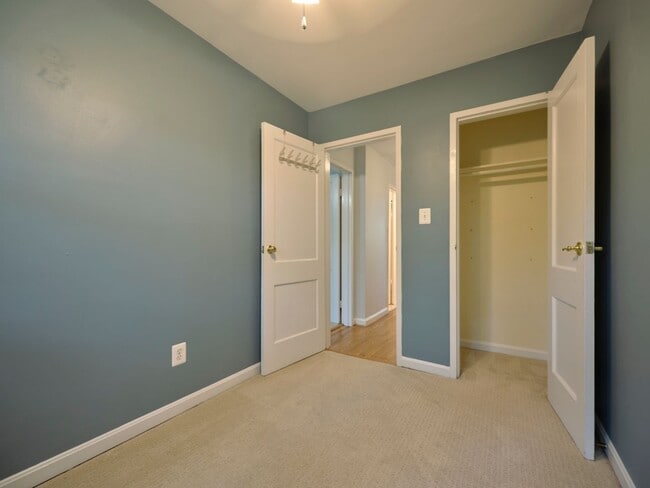 Building Photo - Charming and private 3BR, 2FB home located...