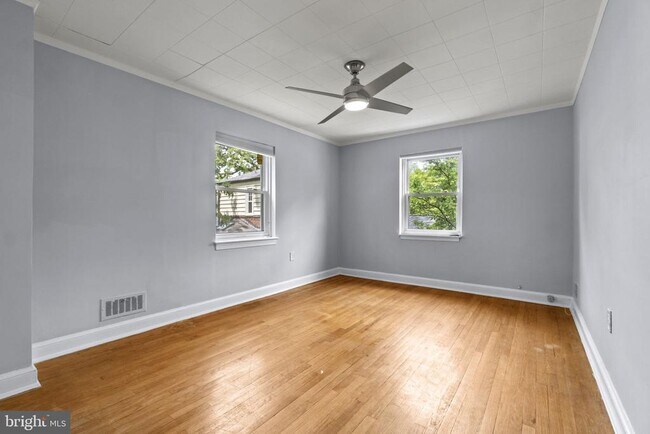 Building Photo - 6014 39th Ave