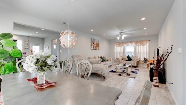 Building Photo - 1225 Scarlet Mountain Dr