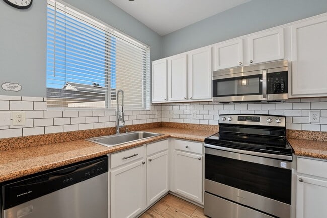 Building Photo - Resort-Style Living in Tempe | Updated 3 Bed + Private Putting Green