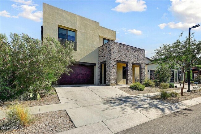 Building Photo - 829 E Monte Wy