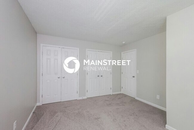 Building Photo - 4 Bedroom Pet-Friendly Home in LOUISVILLE,...