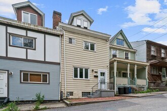 Building Photo - 3 Bedroom House in Southside - Off Street Parking and Central Air