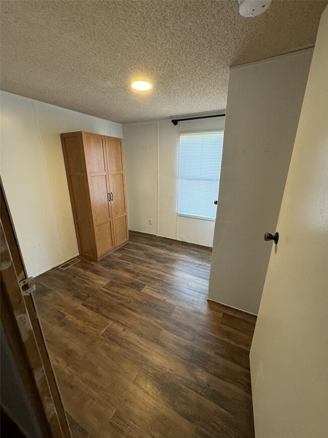 Building Photo - 1938 Garden Rd