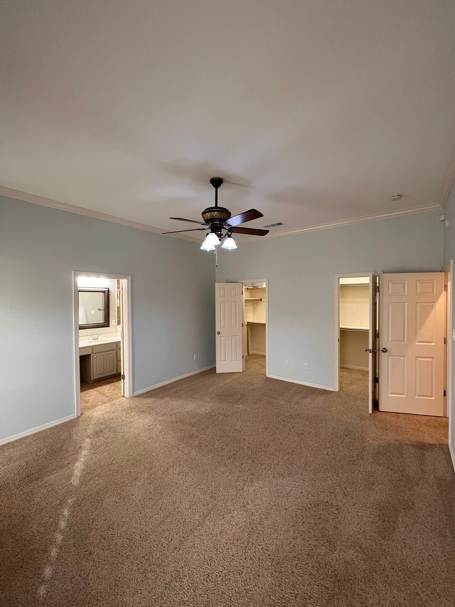 Building Photo - 7113 Holden Dr