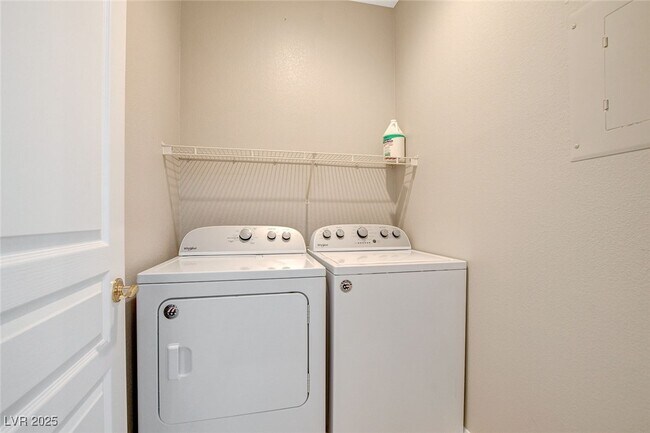 Building Photo - 669 Peachy Canyon Cir