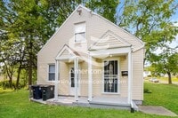 Building Photo - 1276 Crestview Ave