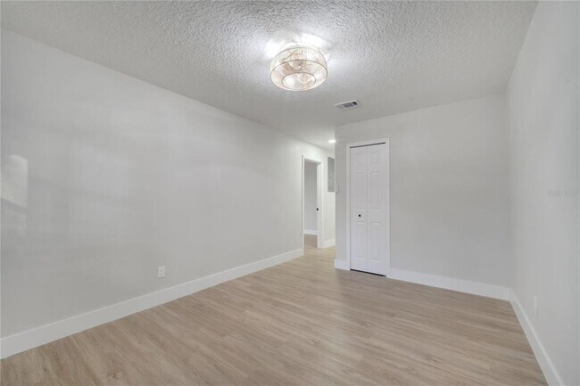 Building Photo - 7043 Carlene Dr