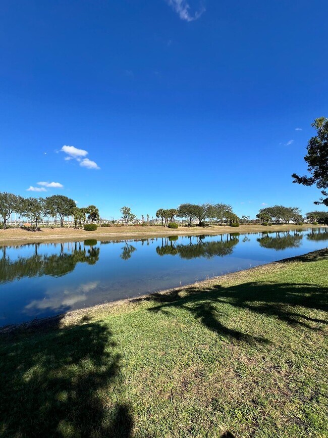 Building Photo - 217 Berenger Walk