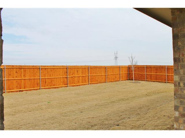 Building Photo - Chrarming 4/2/2 with Covered Patio in Roys...