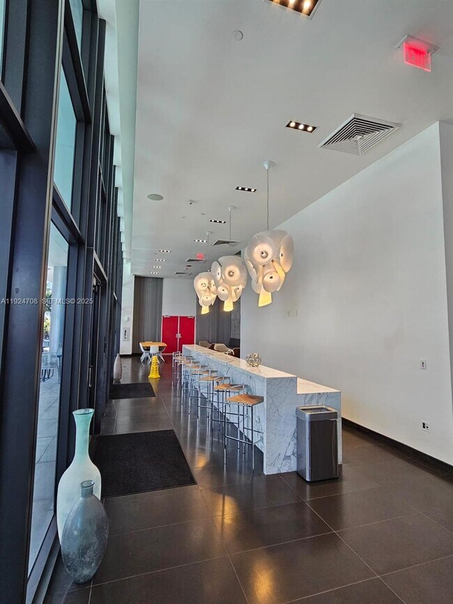 Building Photo - 1600 NE 1st Ave