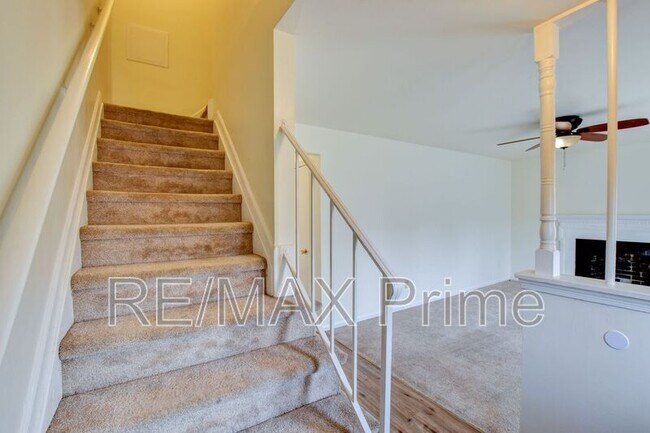 Building Photo - 2259 Sedgewick Dr