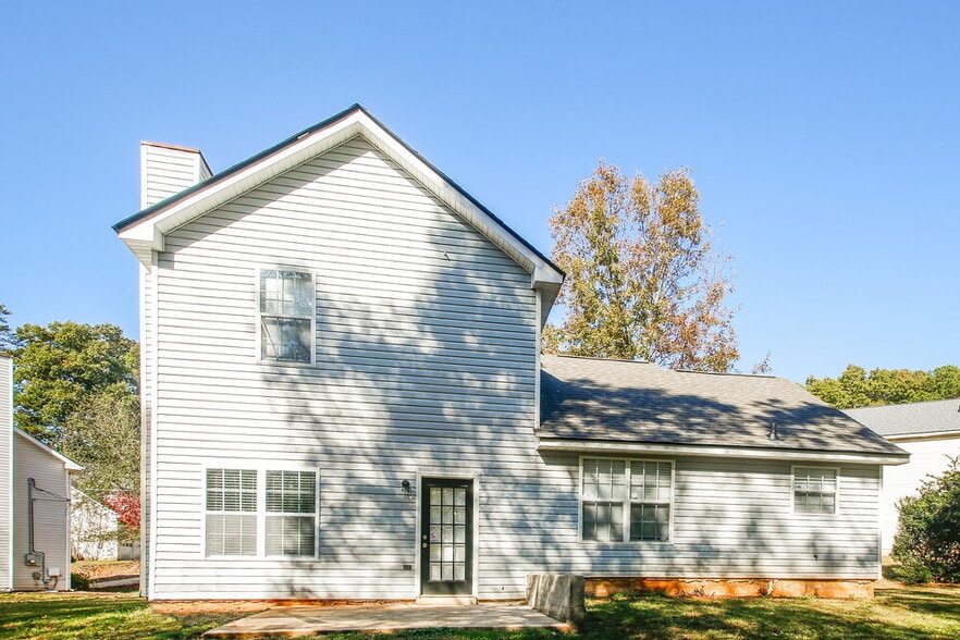 Building Photo - 3444 Sumter Pl