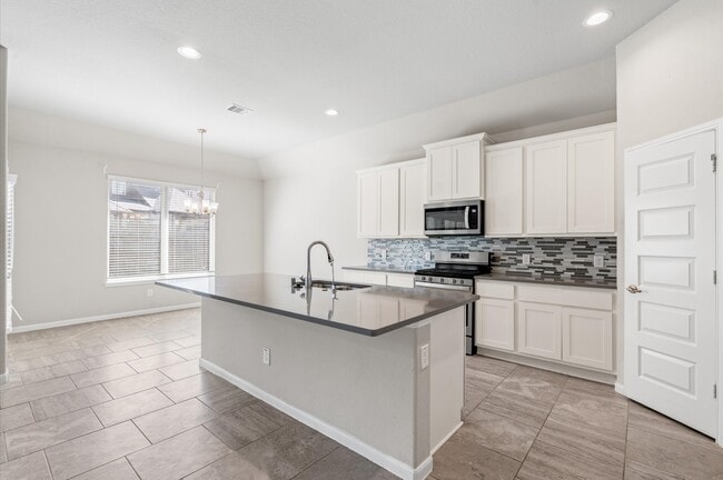 Building Photo - 410 Richfish Run Drive