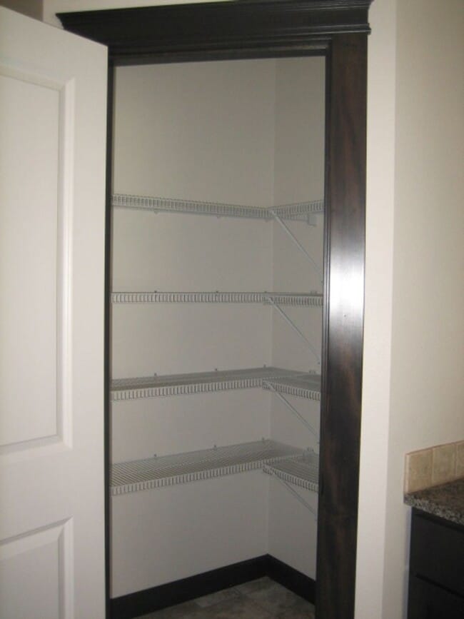 Building Photo - CDA Home w/ 22X45 RV Garage/Shop!