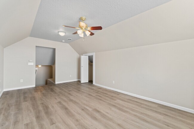 Building Photo - 6216 S Lone Tree Ave