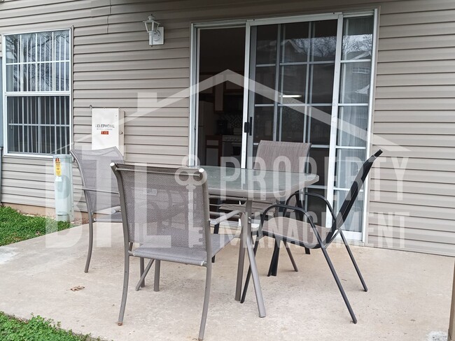 Building Photo - Great Walk-In Unit!