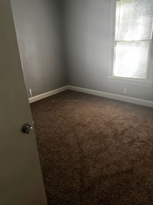 Building Photo - 4 Bedroom Home in Bethel Grove