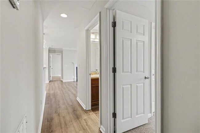 Building Photo - 225 Warm Springs Cir