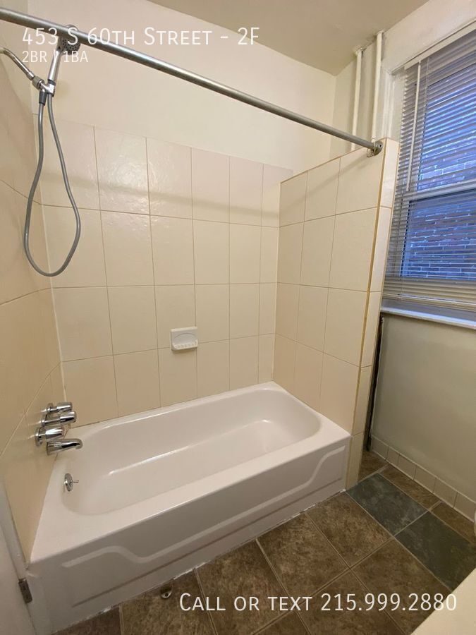 Building Photo - 453 S 60th St