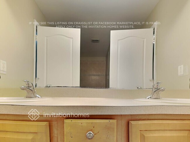 Building Photo - 276 Berenger Walk