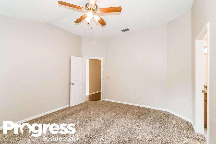 Building Photo - 1659 Spring Oaks Ln