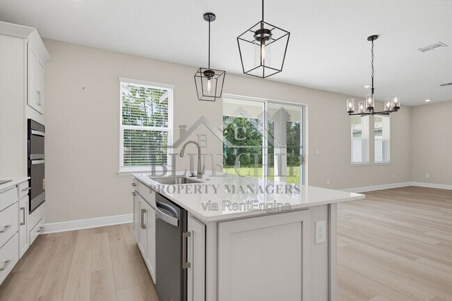 Building Photo - 1129 British Cir