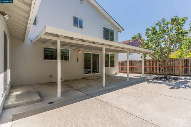 Building Photo - 121 Violet Rd