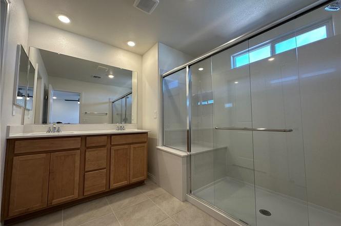 Primary Bathroom - 4186 Juniper Pear Ave