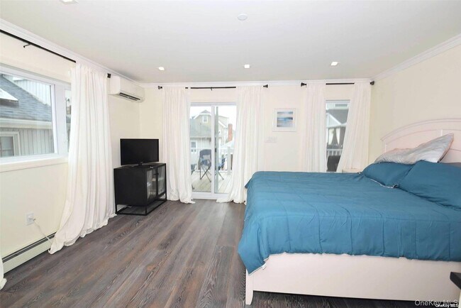 Building Photo - 31 Florida St