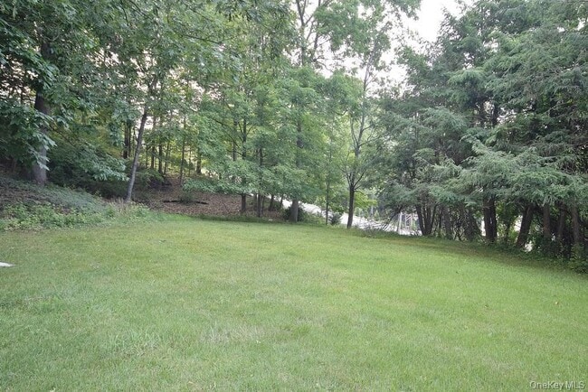 Building Photo - 24 Lake Ave