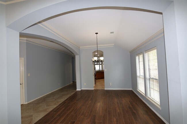 Building Photo - 11031 Anilu Dr